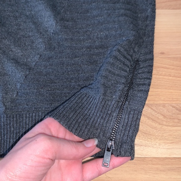 Peyton Primrose Size Large Grey Sweater - Picture 5 of 7